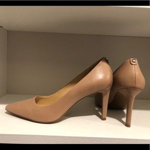 Michael kors pump